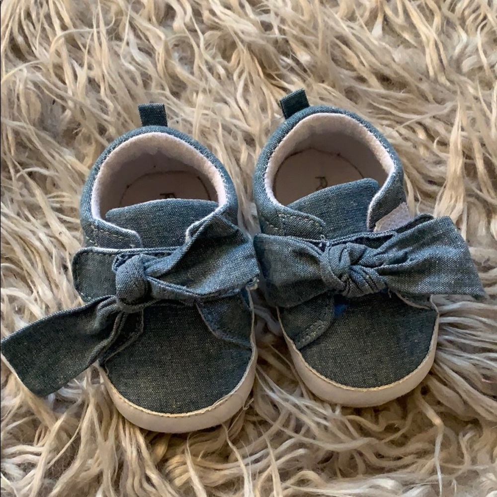 Denim Bow Crib Shoes - 6-9M